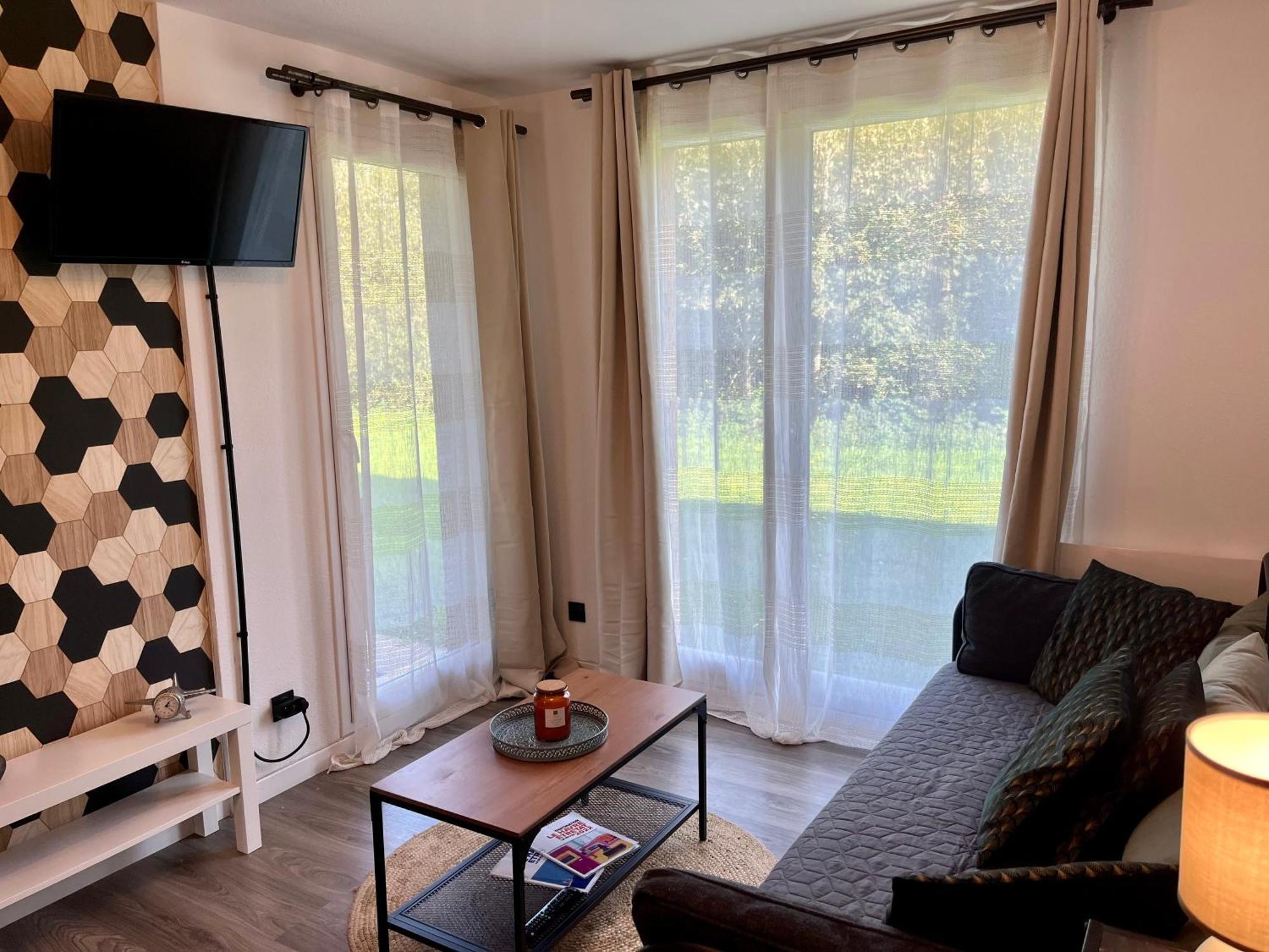 Appartement Le Freya Avec Terrasse A 5 Min Honfleur - Piscine - Parking - Wifi Équemauville Exteriör bild